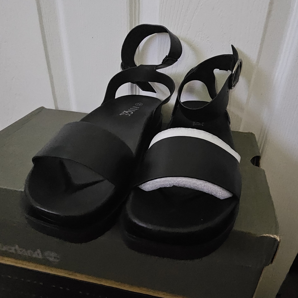Women's Black Sandals